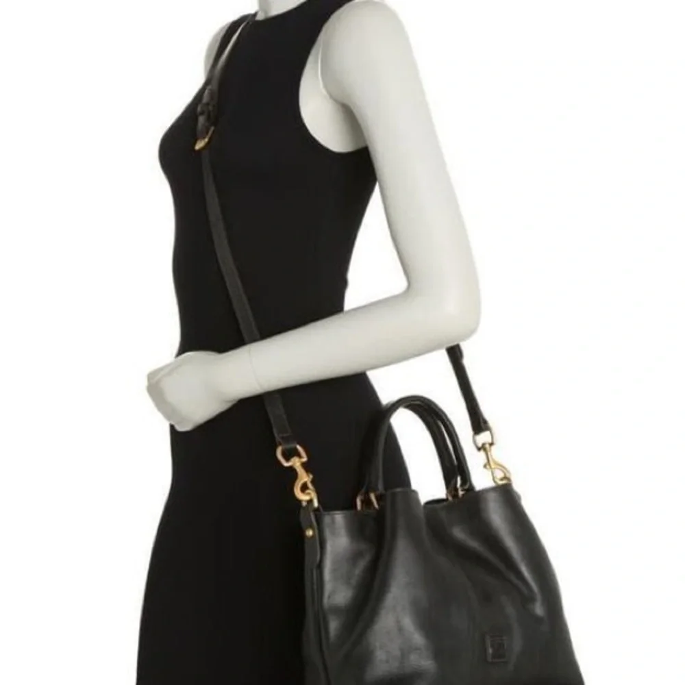 Dooney & Bourke
Women's Black Barlow Leather Satchel - Picture 5 of 7